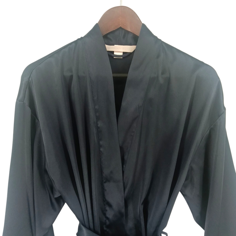❌️SOLD❌️Victoria's Secret Women's Belted Satin Kimono Robe One Size - Picture 2 of 9